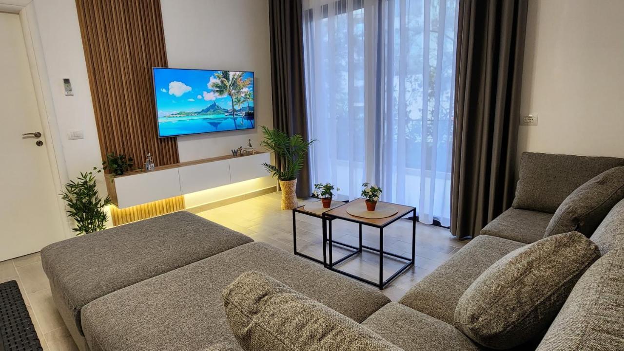 Solar Rooms And Apartments ヒマラ エクステリア 写真